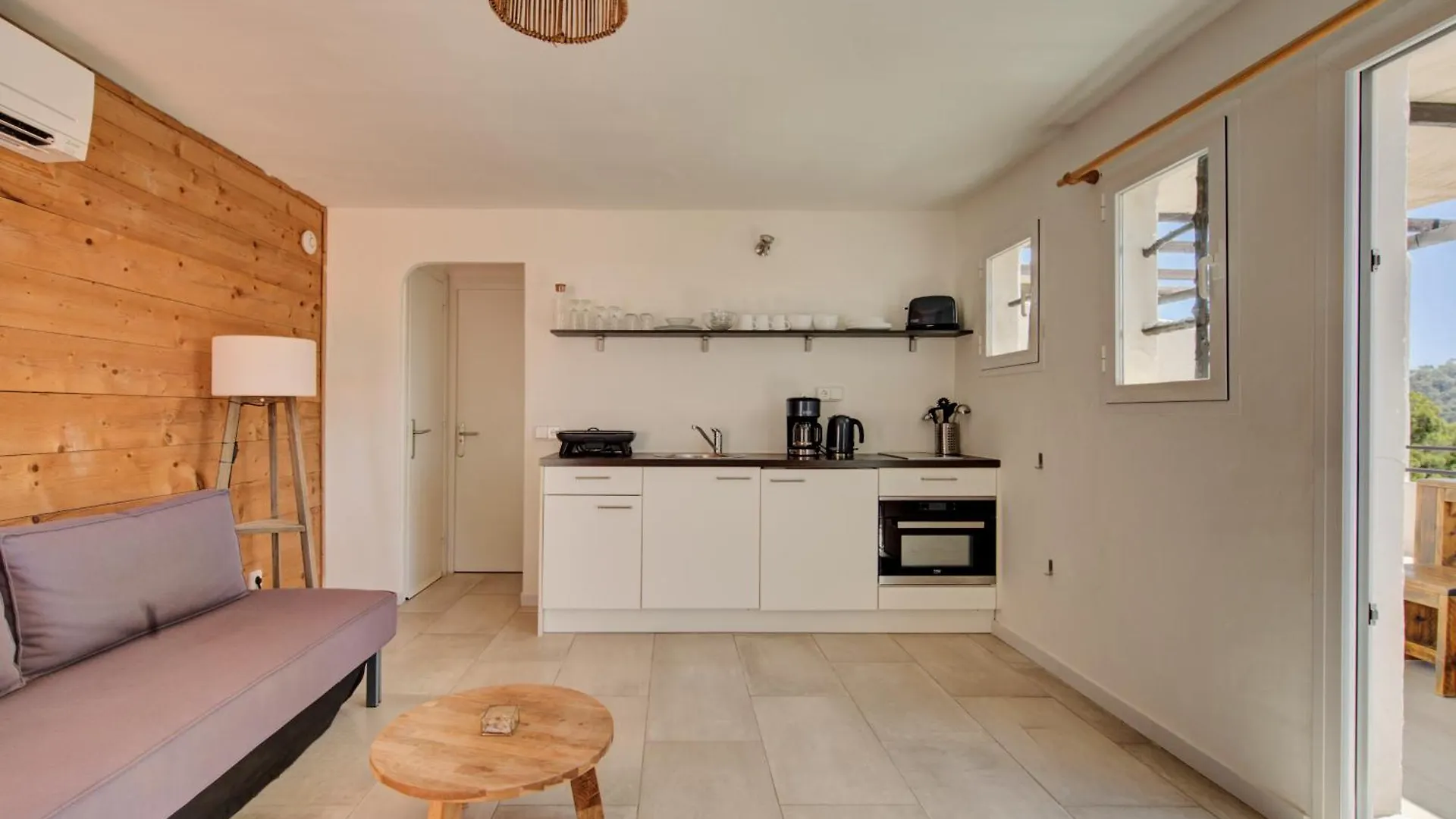 Apartamentos Catharina Maria Cala Llonga  Cala Llonga (Ibiza)