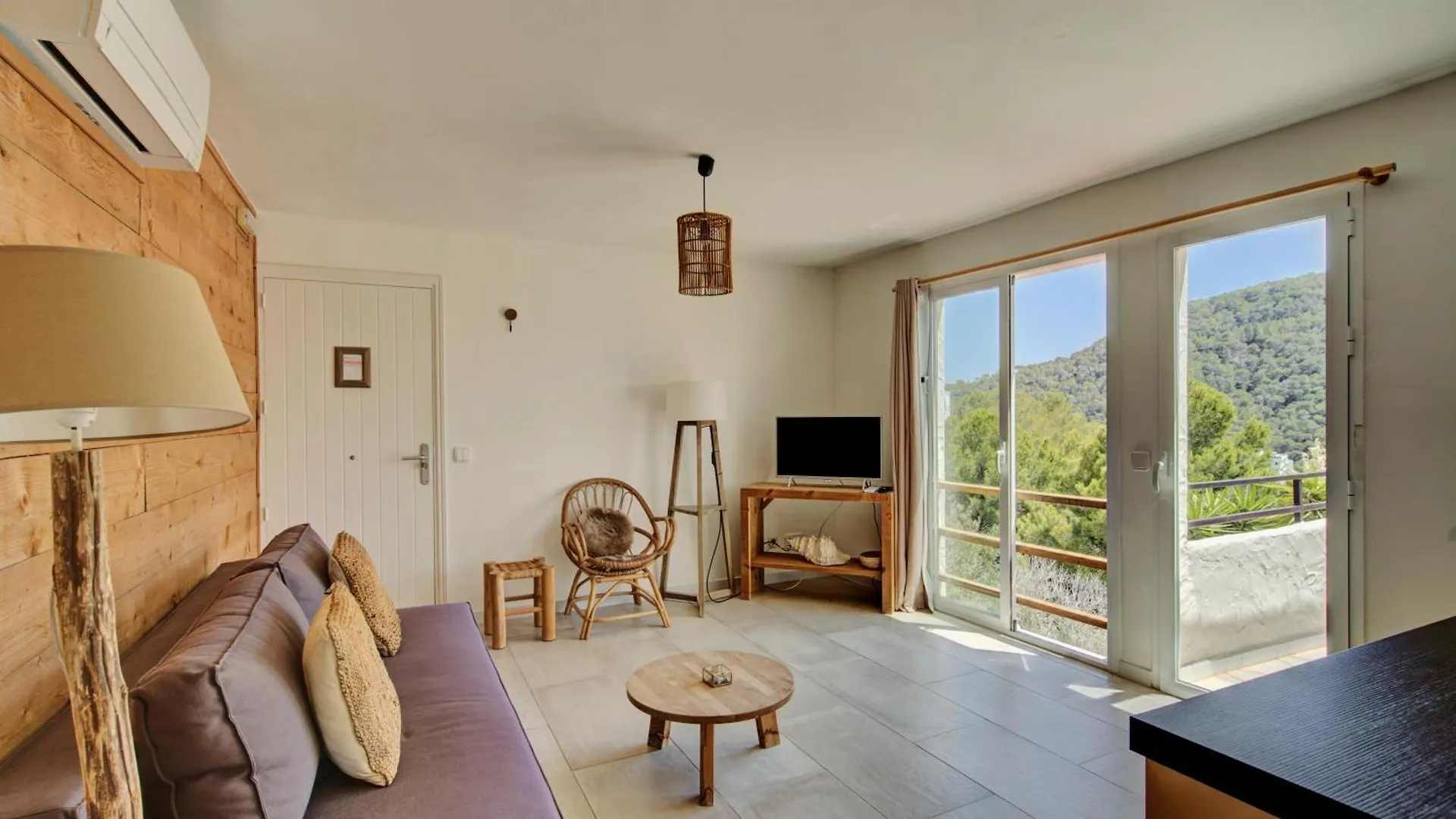 Apartamentos Catharina Maria Cala Llonga  Appartement