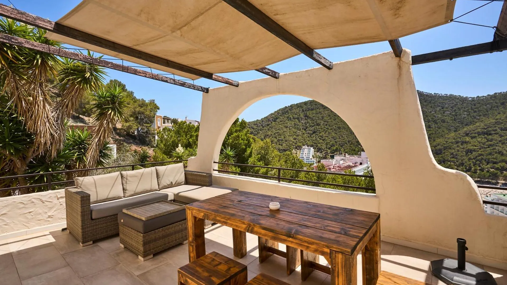 Apartamentos Catharina Maria Cala Llonga  Cala Llonga (Ibiza)