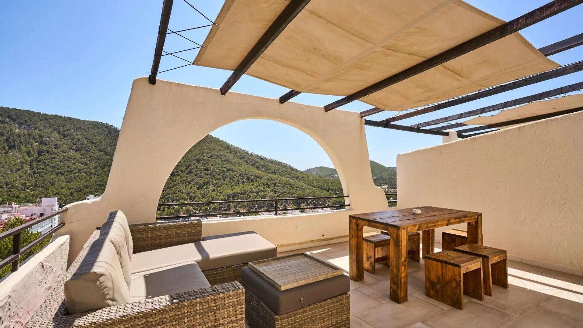 Apartamentos Catharina Maria Cala Llonga  Appartement