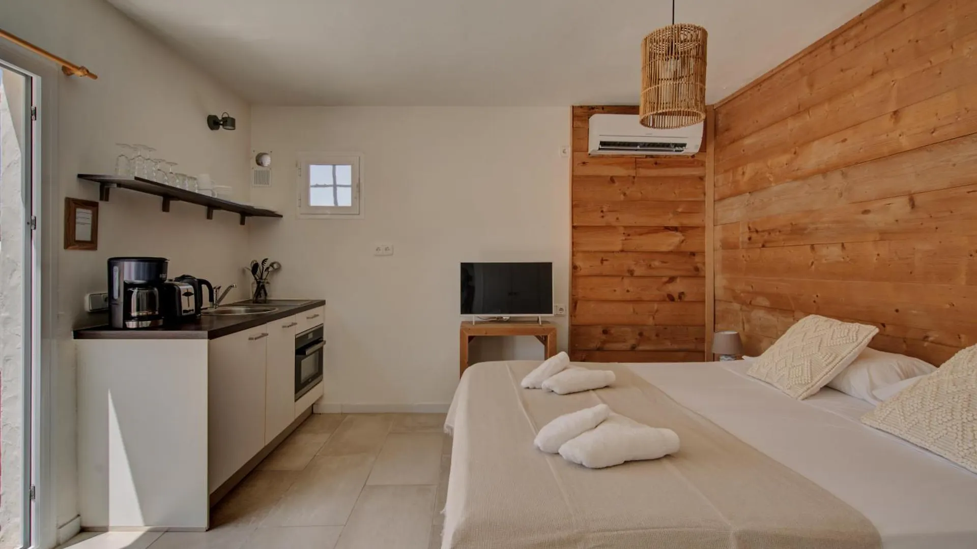 Apartamentos Catharina Maria Cala Llonga  0*, Cala Llonga (Ibiza)